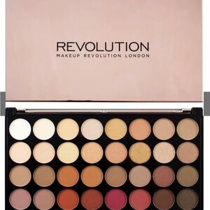 Revolution Flawless 3 Resurrection Palette